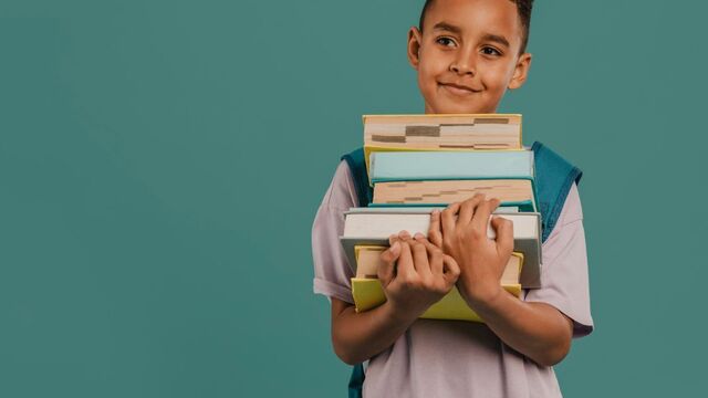 Pengaruh Popularitas di Sekolah terhadap Prestasi Akademik