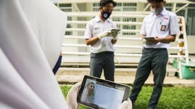 Dampak Penggunaan Gadget pada Jam Istirahat terhadap Siswa